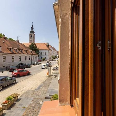 Apartman Gaudeamus Lägenhet Varaždin Exteriör bild
