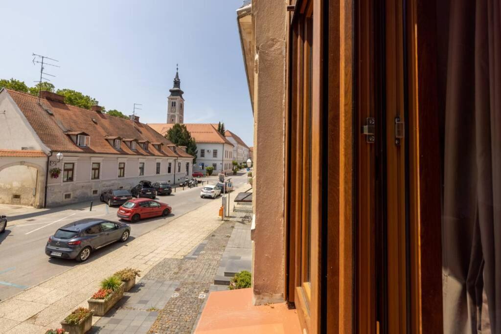 Apartman Gaudeamus Lägenhet Varaždin Exteriör bild